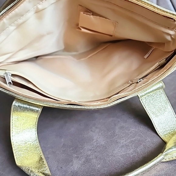 NWOT, UNION BLUE Metallic Gold Purse, w/ Gold Sequins, 3 Compartments 😍 - Picture 11 of 11